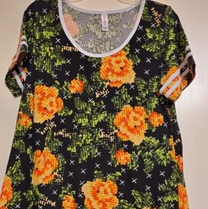 Lularoe Classic Tee